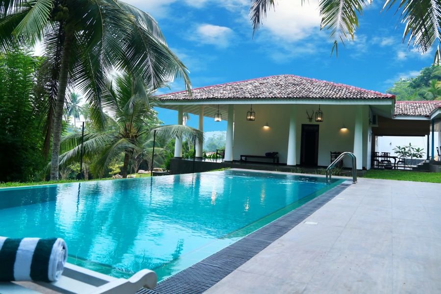 weekly pool