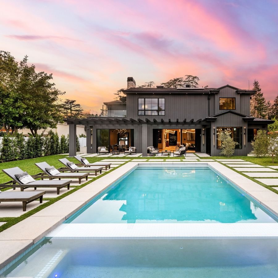 How to Choose the Right Pool Resurfacing