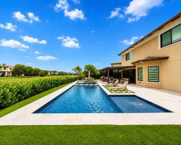 Expert Pool Care Services in Hillsboro Mile